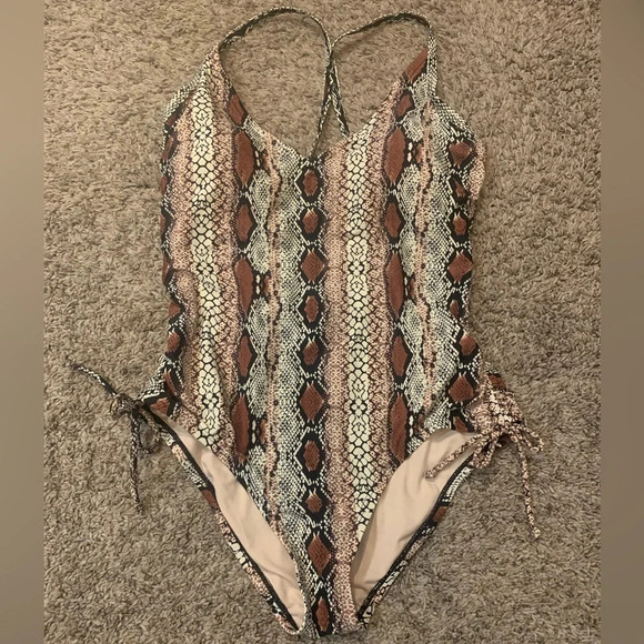 Kona Sol Animal Print Snake One Piece Bathing Suit NEW size Medium - Picture 3 of 7